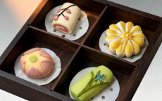 大学生4个馒头凭啥卖出3万元