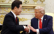 “特朗普紧急加征韩关税，青瓦台紧急赴美应对”